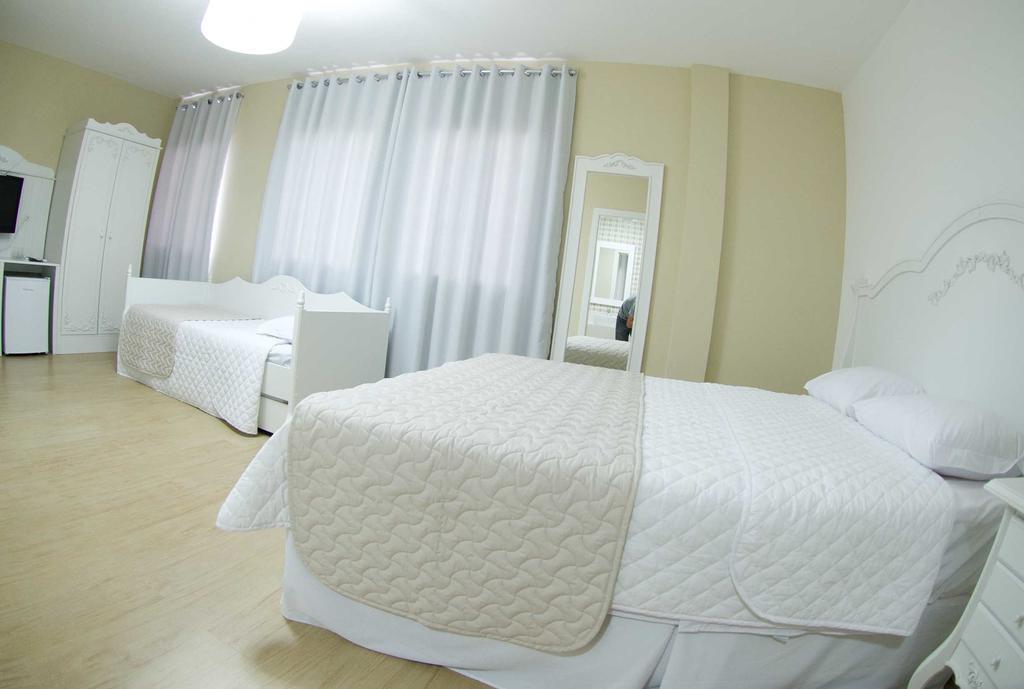 Hotel Oma Zita Forquilhinha Екстериор снимка